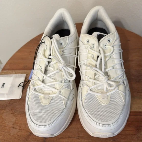 MCQ BY ALEXANDER MCQUEEN Ico Aratana Sneakers In White - Picture 5 of 11